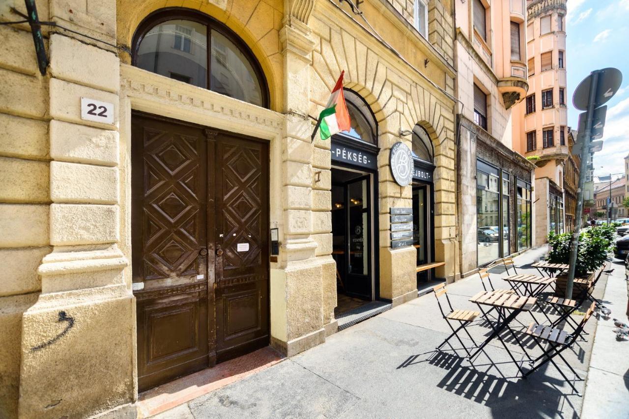 Spacious & Serene Downtown Home With Free Parking Budapest Eksteriør billede