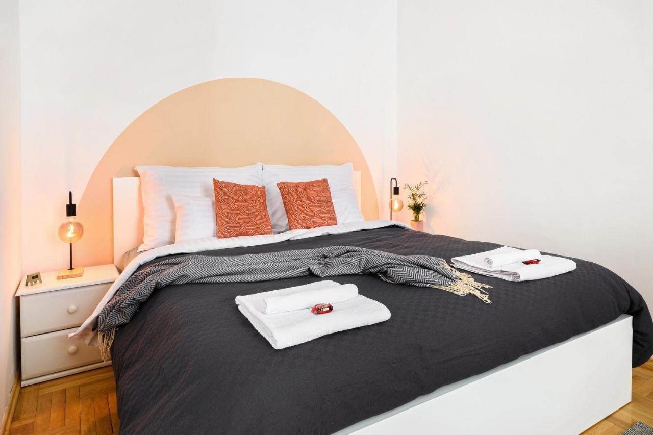 Spacious & Serene Downtown Home With Free Parking Budapest Eksteriør billede